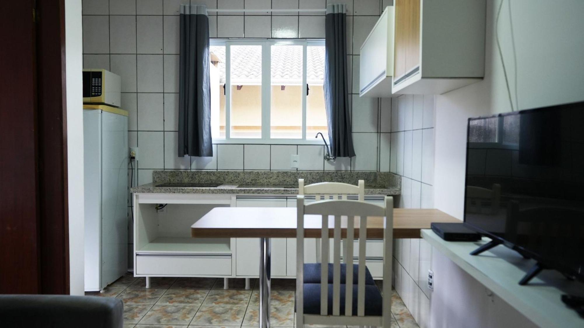 Residencial Adolfo - Mestre Naro Bombinhas Esterno foto